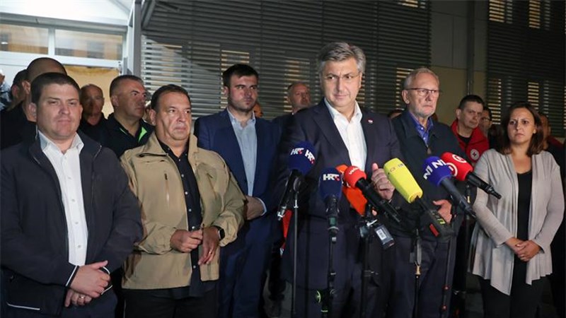 Plenković: Žalimo zbog strašne tragedije sudara vlakova kod Novske i izražavamo sućut obiteljima poginulih